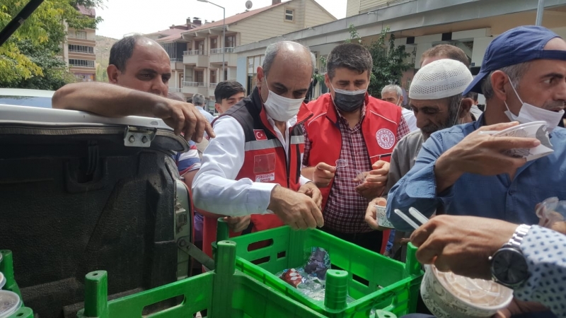 Vatandaşlara Aşure İkram Edildi