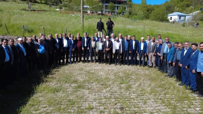 SOLAHAN MEZRA AİLESİNİN BAYRAMLAŞMA PROGRAMINA YOĞUN İLGİ
